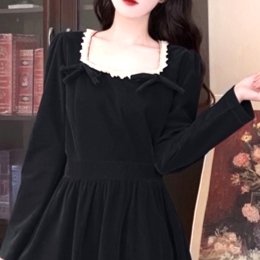 レッドカラーブラック ロングワンピースドレス ワンピース ロング丈 お出かけ 新作 長袖 スクエアネック フレア Aライン リボン ベルベット かわいい 大人可愛い きれいめ 大人 上品 おしゃれ かっこいい レトロ 大人可愛い 大人女子 ラブリー キュート 主役級 存在感の通販は レッドカラーブラック ロングワンピースドレス ワンピース ロング丈 お出かけ 新作 長袖 スクエアネック フレア Aライン リボン ベルベット かわいい 大人可愛い きれいめ 大人 上品 おしゃれ かっこいい レトロ 大人可愛い 大人女子 ラブリー キュート 主役級 存在感の通販は