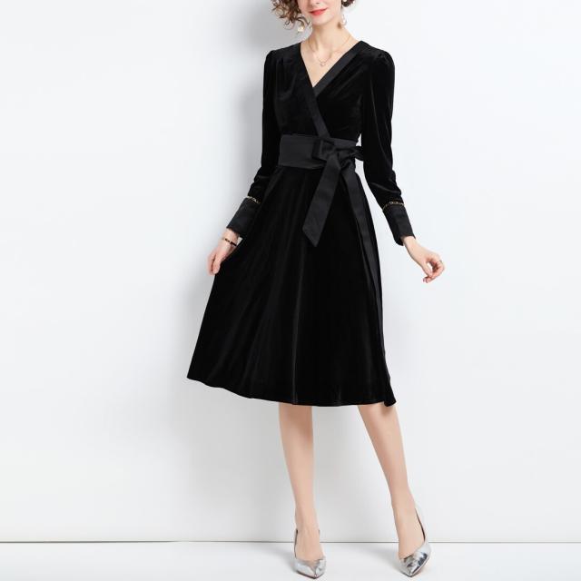 冠婚葬祭 黒服 オシャレドレス かっこいいドレス ブラックドレス パーティードレス ワンピース ミディアム ミディ丈 秋 冬 新作 ウエストリボンベルト ワンピドレス ロング ロング丈 袖あり Vネック プリーツ 切り替えデザイン かわいい 大人可愛い きれいめ シンプルの通販は 6,980円