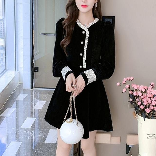 ワンピース フレアスカート トレンド 無地 黒 ブラック かわいい 大人可愛い 袖あり 長袖 Vネック 襟なし レース ファスナー ボタン パール 大人 大人女子 レディース きれいめ おしゃれ お洒落 シンプル ラブリー キュート ガーリー フェミニン 10代 20代 30代 通勤 学生の通販は