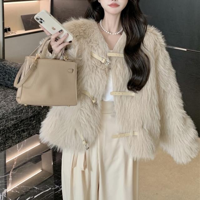 アウター レディースコート ファー ノーカラージャケット ジャケット 袖あり 長袖 襟なし ベルト もこもこ モコモコ ふわふわ 前開き 白 アプリコット かわいい 大人可愛い 大人 大人女子 きれいめ おしゃれ お洒落 ラブリー キュート ガーリー フェミニン 10代 20代 30代の通販は 6,595円