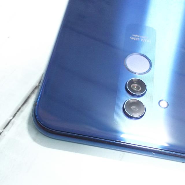 ほぼ未使用 SIMフリー HUAWEI Mate 20 lite SNE-LX2 ファーウェイ 中古美品