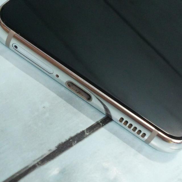 【美品・送料無料】au Galaxy S21 5G SCG09 ファントムホワイト 本体 白ロム SIMロック解除済み SIMフリー 231567_8