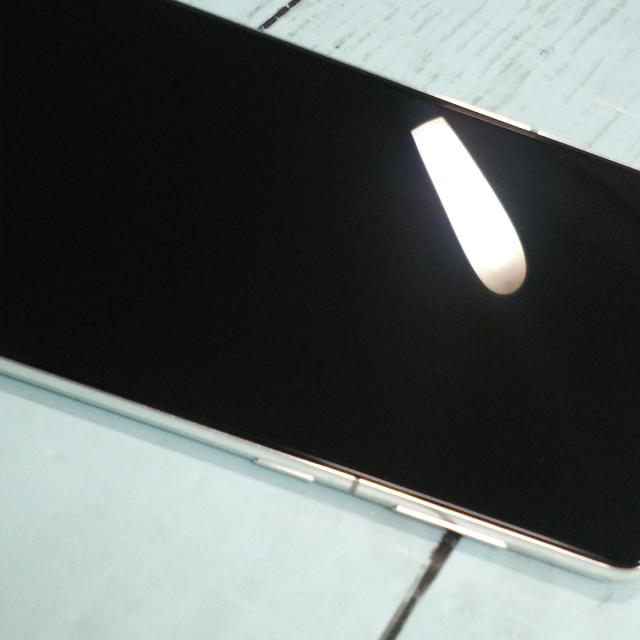 【美品・送料無料】au Galaxy S21 5G SCG09 ファントムホワイト 本体 白ロム SIMロック解除済み SIMフリー 574362_2