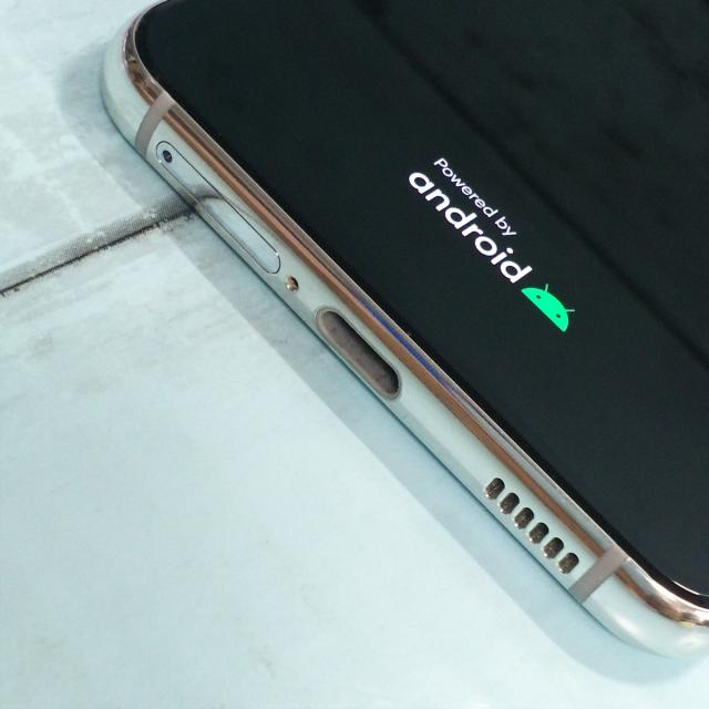 【美品・送料無料】au Galaxy S21 5G SCG09 ファントムホワイト 本体 白ロム SIMロック解除済み SIMフリー 574362_8