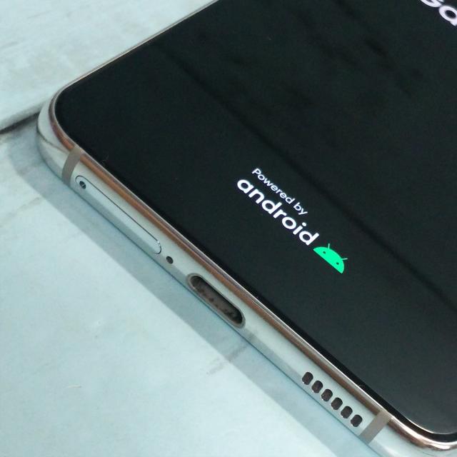 【美品・送料無料】au Galaxy S21 5G SCG09 ファントムホワイト 本体 白ロム SIMロック解除済み SIMフリー 615272_8
