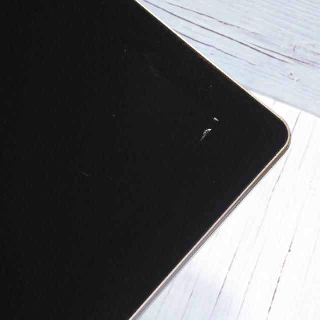 送料無料】au LG Qua tab PZ ネイビー LGT32 本体 白ロム SIMロック 