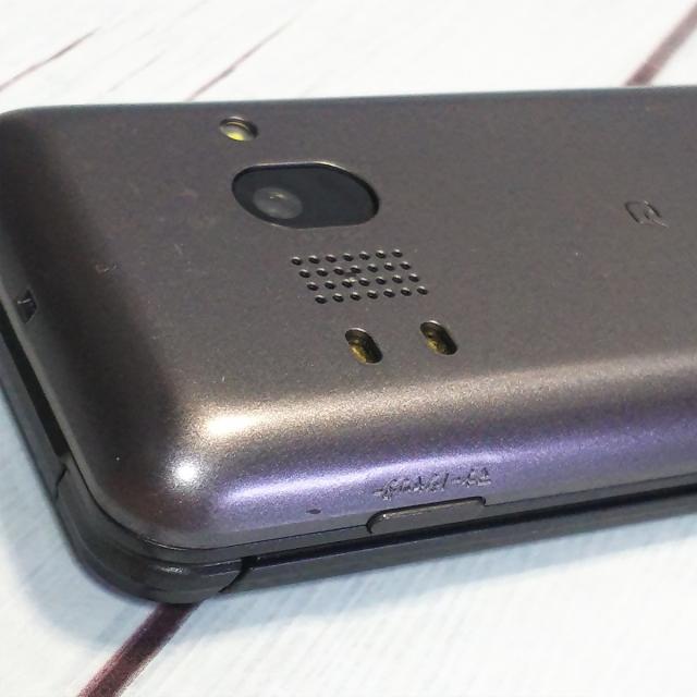 送料無料】KYOCERA au GRATINA 4G BLACK KYF31 本体 白ロム SIMロック