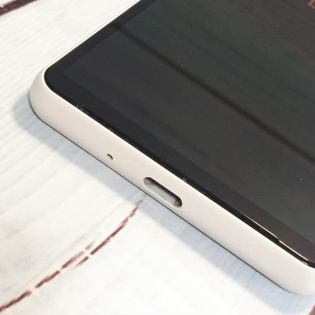 【美品・送料無料】au Xperia 10 ？ SOG04 ホワイト SONY 本体 白ロム SIMロック解除済み SIMフリー A636973_4