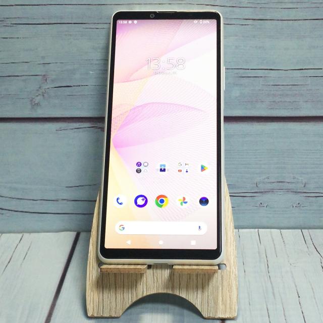 【美品・送料無料】au Xperia 10 ？ SOG04 ホワイト SONY 本体 白ロム SIMロック解除済み SIMフリー A269312