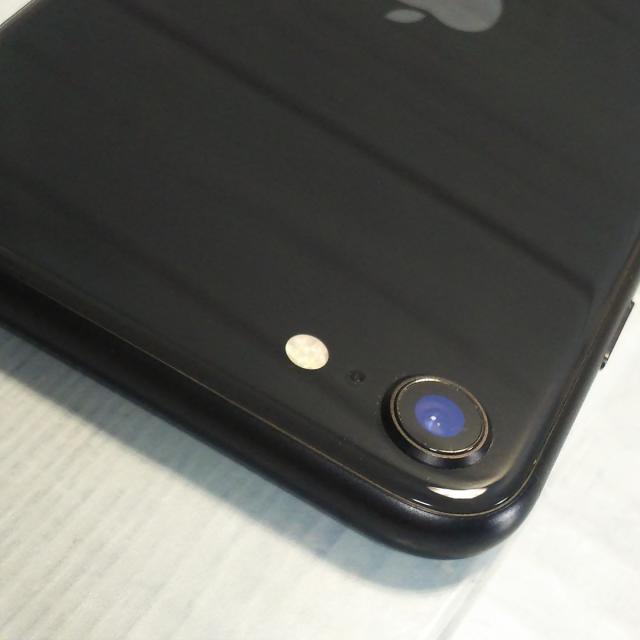 【送料無料】au iPhoneSE 第2世代 64GB ブラック 本体 白ロム SIMロック解除済み SIMフリー B137724_6