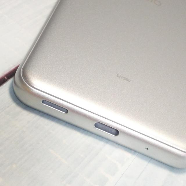 【送料無料】au BASIO active SHG09 シルバー 本体 白ロム SIMロック解除済み SIMフリー B073357_8