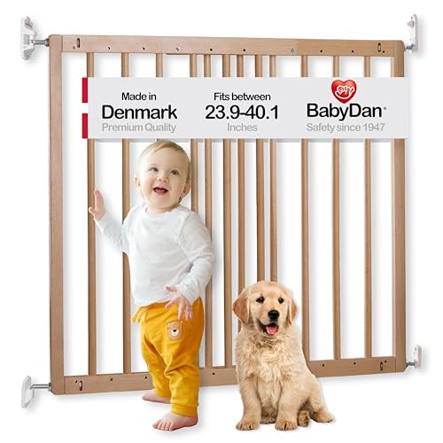 BabyDan MultiDan Extending Gate Beechwood (23.8 42.2) by Baby Dan