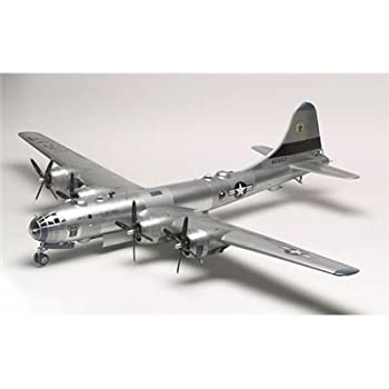 Ｂ１７Ｇフライングフォートレス　模型４８分の１ アメリカレベル 1/48 B-17G フライングフォートレス プラモデル[並行