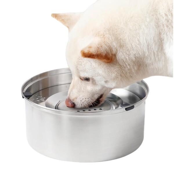 【送料無料】Zhejia 犬用水飲み器 大容量1L ペット給水器 水入れ こぼれ防止 濡れない 溢れ防止 カビ防止 ステンレス製 防塵 滑り