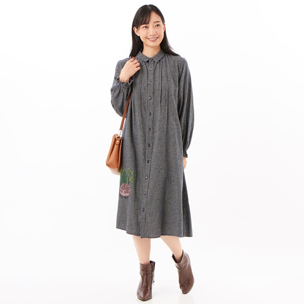 スーパーハッカ（SUPER HAKKA）/SUPER HAKKA×サクマ ユウコ 「森の家」モチーフ刺繍 コットン麻シャツワンピース(前開き)