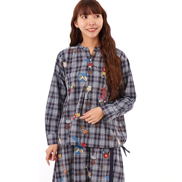 スーパーハッカ（SUPER HAKKA）/SUPER HAKKA×マツモトヨーコ 綿麻チェック「居心地のいい部屋で」オンケミ刺繍ブラウス