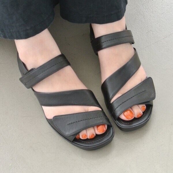 モードカオリ（MODE KAORI）/マジックテーププラットサンダル