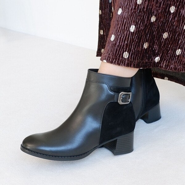 モードカオリ（MODE KAORI）/サイドバックルショートブーツ/8703