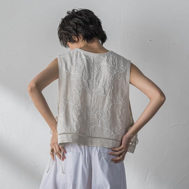 メイソングレイ（MAYSON GREY）/ボタニカル刺繍サイドリボンショートベスト_10