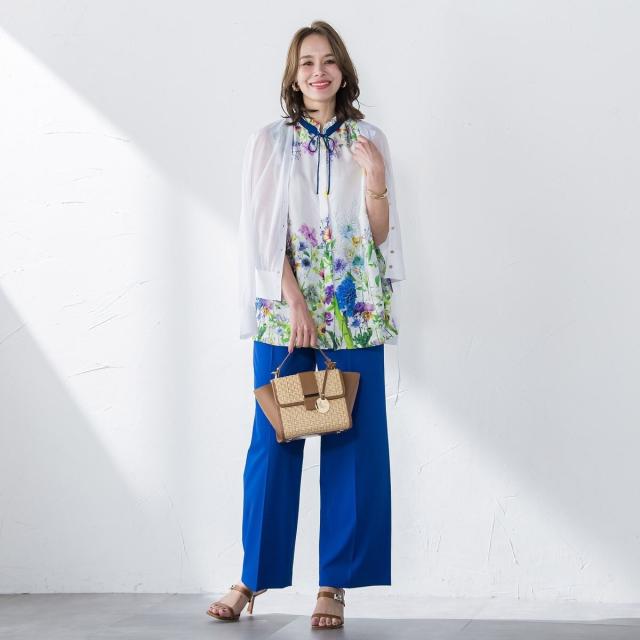 ビアッジョブルー（Viaggio blu）/フラワーブーケプリントブラウス