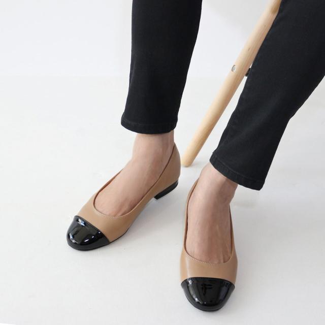 フィン（Fin）/【23秋冬新作】トゥキャップフラットシューズの通販は 4,604円