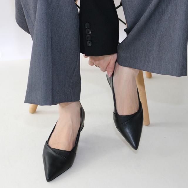 フィン（Fin）/【25秋冬新作】ポインテッドトゥ切替えフラットシューズ