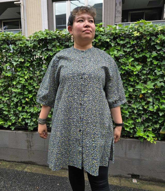 アル・ディ・ラ（AL DI LA）/[ 洗える ][ シアサッカー調 ]ミラクルウェーブ小花柄チュニック アル・ディ・ラ（AL DI LA）/[ 洗える ][ シアサッカー調 ]ミラクル