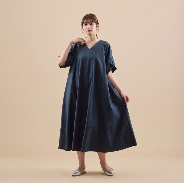 アル・ディ・ラ（AL DI LA）/Vネック袖デザインワンピース 11,396円