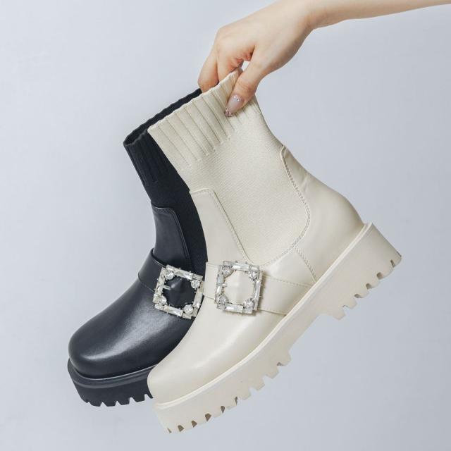 EVOL（EVOL）/【25秋冬新作】 【S−LLサイズ展開・軽量】ビジューバックルニットショートブーツ IZ5770