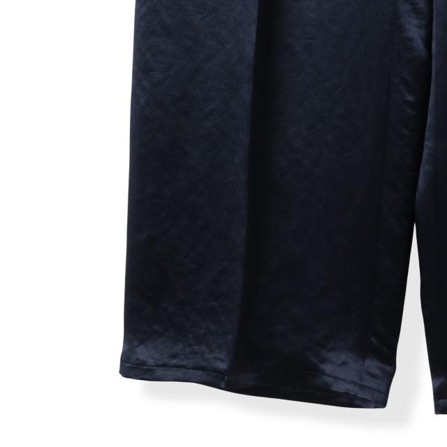 ラエフ（la．f．．．）/サテンストレートパンツの通販はau PAY