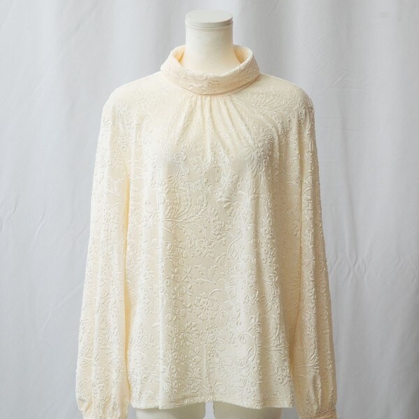 ナラカミーチェ（NARACAMICIE）/エンボスベロアスタンドカラーブラウス