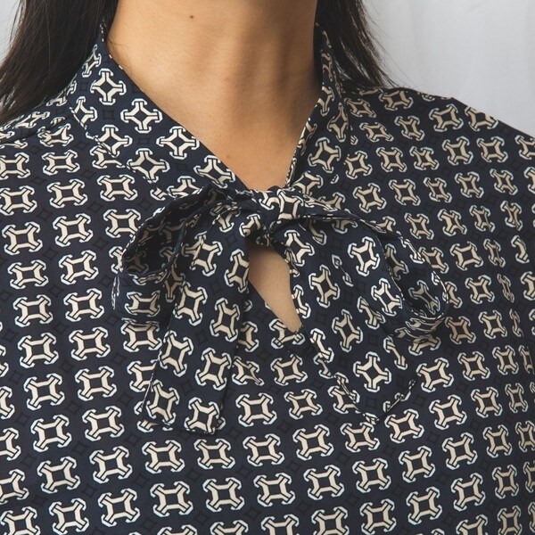 【極美品24640円】ナラカミーチェ♦️幾何プリントリボンタイフィットワンピース NARACAMICIE】幾何柄ボウタイワンピース(1(M)9号 オフホワイト