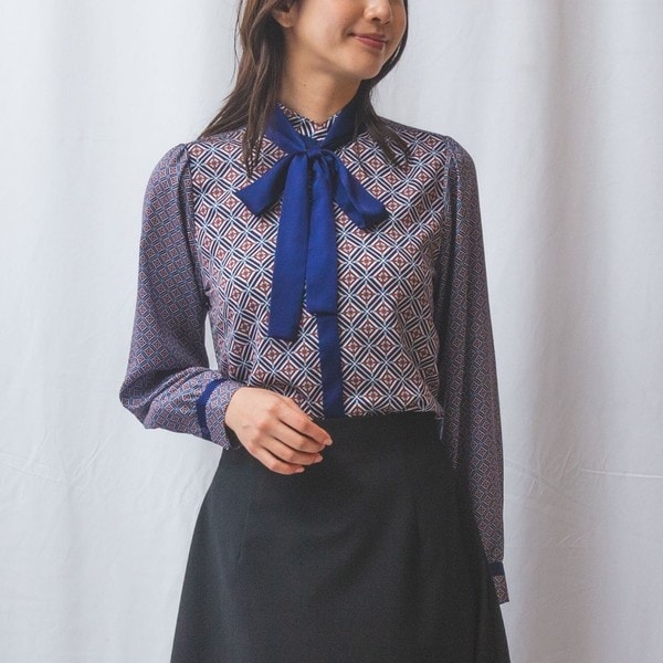 ナラカミーチェ（NARACAMICIE）/【NARACAMICIE】幾何柄サテンボウタイ付長袖ブラウス