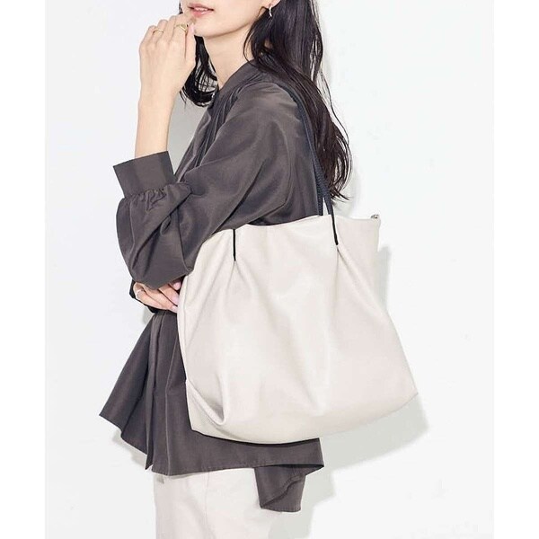 アー・ヴェ・ヴェ（a．v．v）/フェイクレザートートの通販は 5,403円