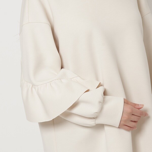 ローズティアラ（Rose Tiara）/フリルオーバーサイズプルオーバー