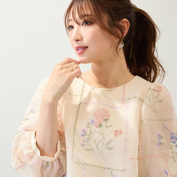 ローズティアラ（Rose Tiara）/【セットアップ対応】パネル刺繍風ブラウス