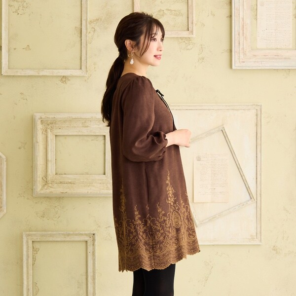 希少46サイズ今季新作の新品未使用『ローズティアラ』チュニック 希少46サイズ今季新作の新品未使用『ローズティアラ』チュニック 2025