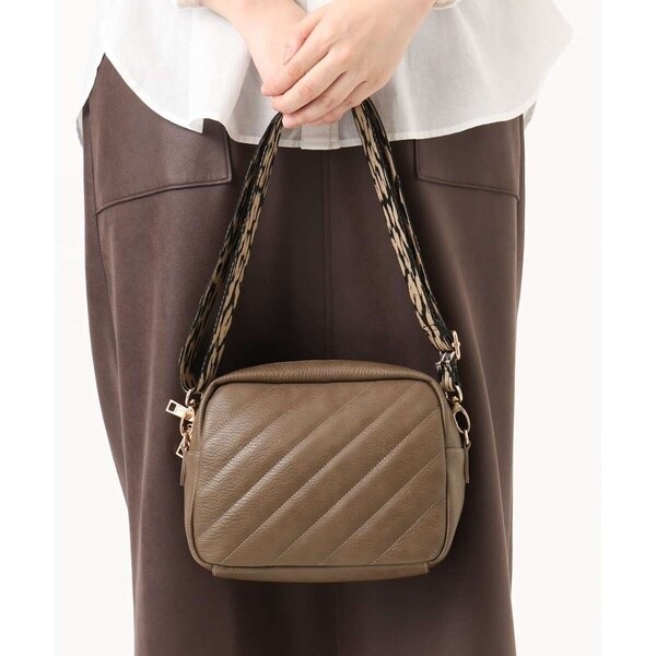 エウルキューブ（eur3）/ステッチスクエアショルダーバッグ