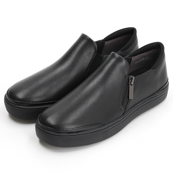 アンリーフ（unReef）/オールウェザー対応ジップアップスニーカー