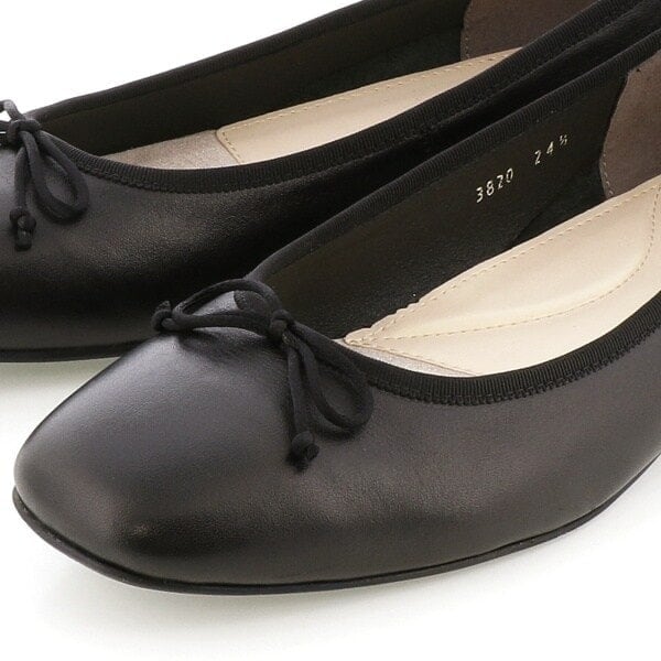 アンリーフ（unReef）/リボンモチーフカッターパンプス