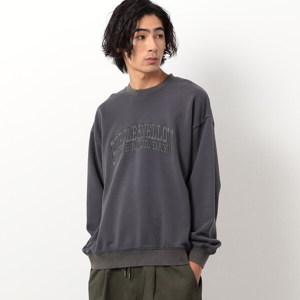 パープル＆イエロー（Purple & Yellow）/フロスト加工ロゴ刺繍クルーネックプルオーバー