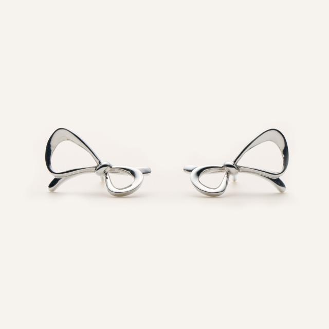 ヴイエー ヴァンドーム青山（va vendome aoyama）/シルバー リボンピアス