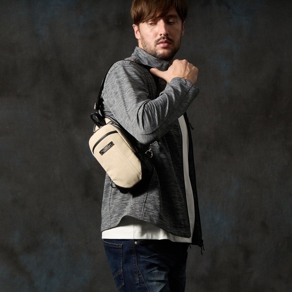 ハイダウェイ（HIDEAWAYS）/ミニボディバッグ