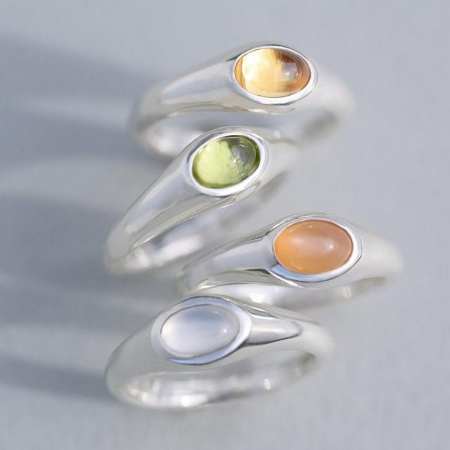 ノジェス レインボームーンストーン ピンキーリング5号 10K NOJESS