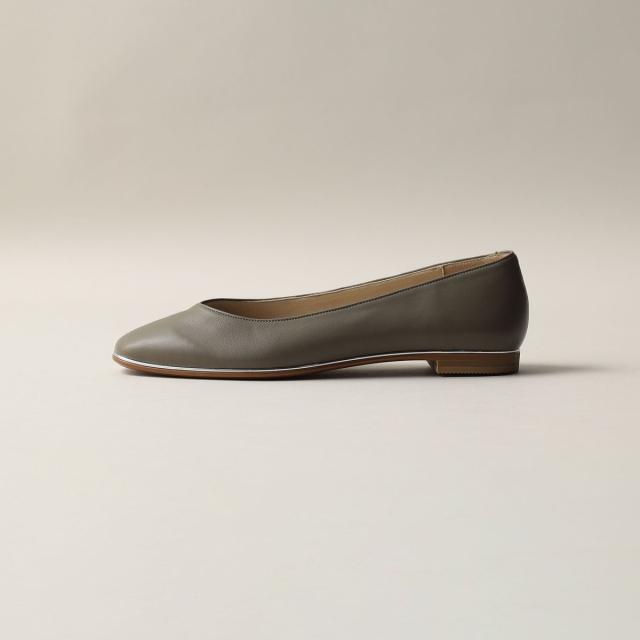 オデットエオディール ソフトVカットフラットシューズ odetto 23