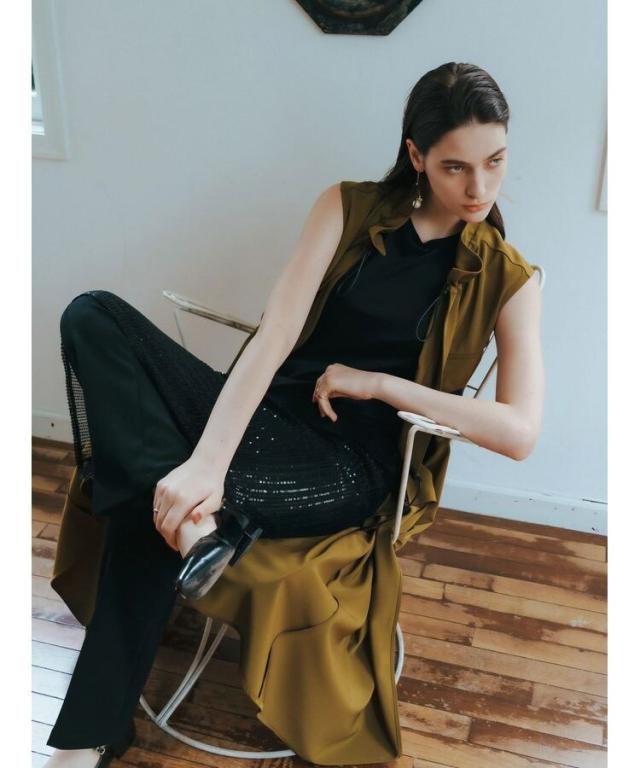 【タグ付き未使用】ミリタリーデザインジレ　イエッカベッカ タグ付き未使用】ミリタリーデザインジレ イエッカベッカ YECCA