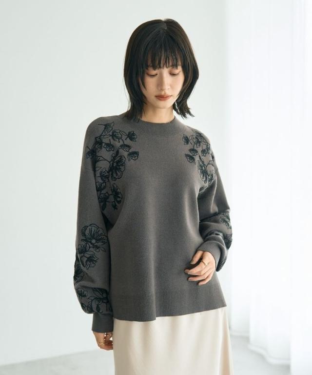 イェッカ ヴェッカ（YECCA VECCA）/フラワー刺繍ニット