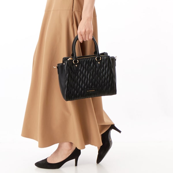 ラ バガジェリー（LA BAGAGERIE）/ランダムプリーツ2WAYハンドバッグ