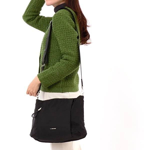 ラ バガジェリー（LA BAGAGERIE）/多収納ナイロン2WAYショルダー 6,125円