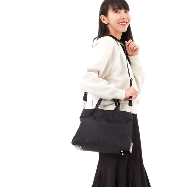 ラ バガジェリー（LA BAGAGERIE）/ツイルナイロン×エナメル 2WAYトートバッグ Sサイズ